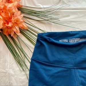 Victoria’s sports knockout leggings size xs
